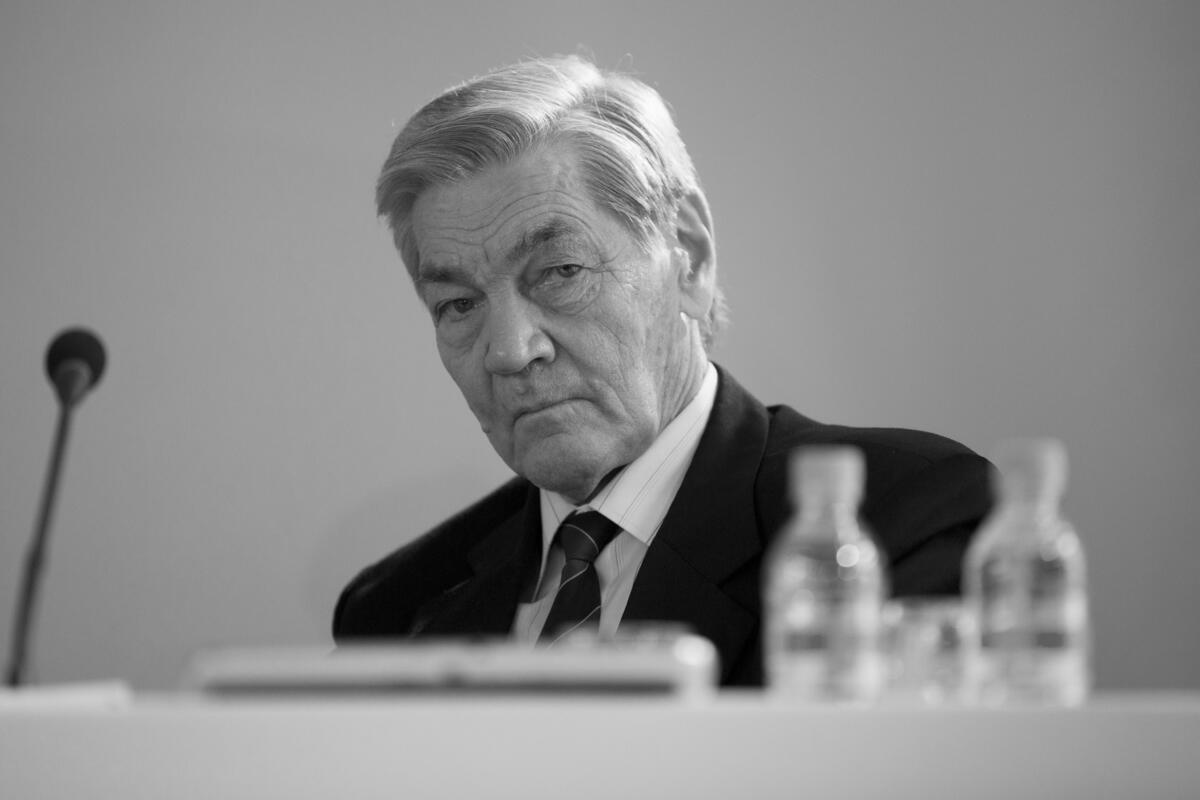 Актер дед зарубежный. Адиль велимеев бдт. 83 года ему было. 83 года ему было. 83 года ему было.