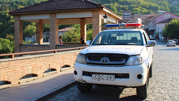 Полиция Грузии освободила взятых в заложники посетителей банка