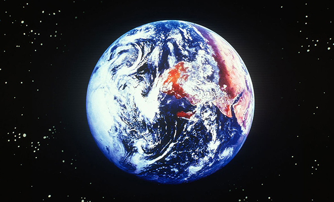 «Вы можете переименовать Землю. Как тогда ее назовете»: людям предложили придумать планете новое название Культура