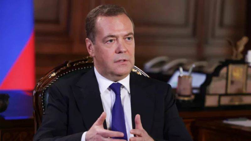 Дмитрий Медведев: крепкий рубль как фактор безопасности россия