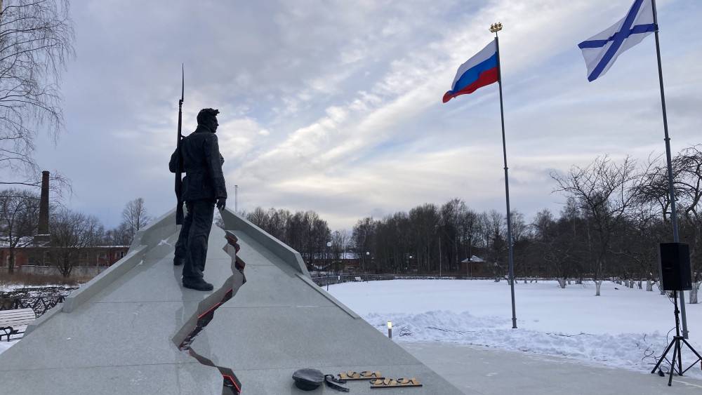 Мемориал к 100 летию кронштадтского восстания. Кронштадт памятник восстанию. Памятник участникам Кронштадтского Восстания в Кронштадте. Мемориал 100 летие Кронштадтского.