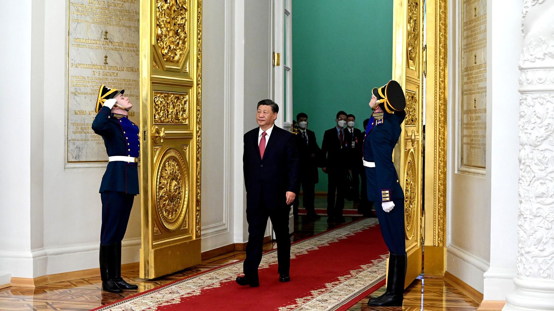 Си Цзиньпин покинул Россию под звуки китайской песни о неизбежной войне