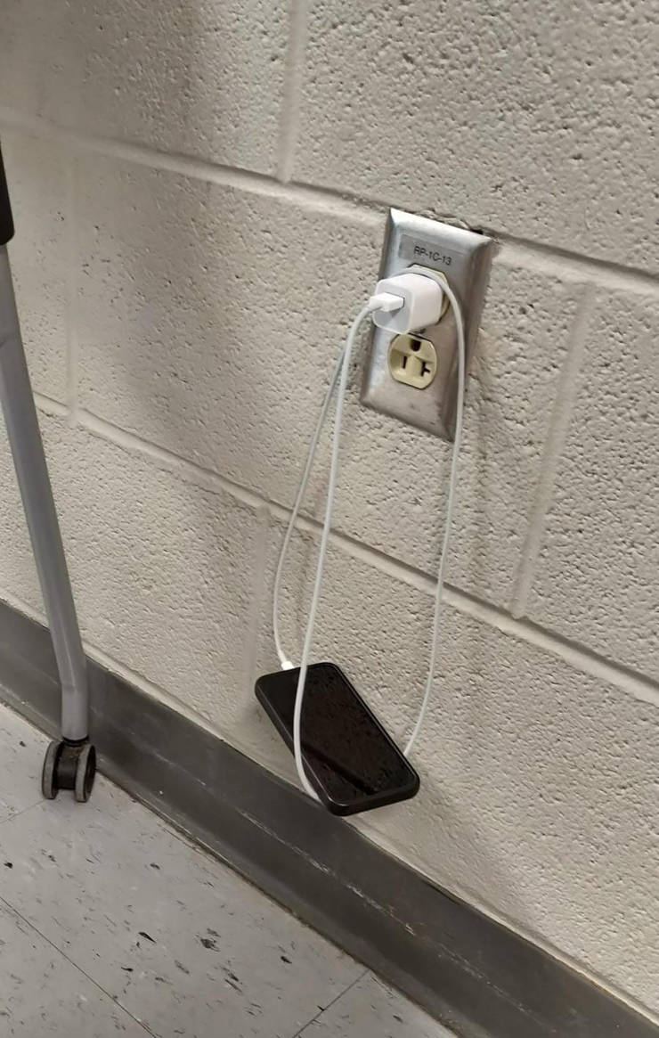 Сельская учительница никак не могла решить, за кого же ей выйти замуж Сельская учительница никак не могла решить, за кого же ей выйти замуж анекдоты,веселье,демотиваторы,приколы,смех,юмор