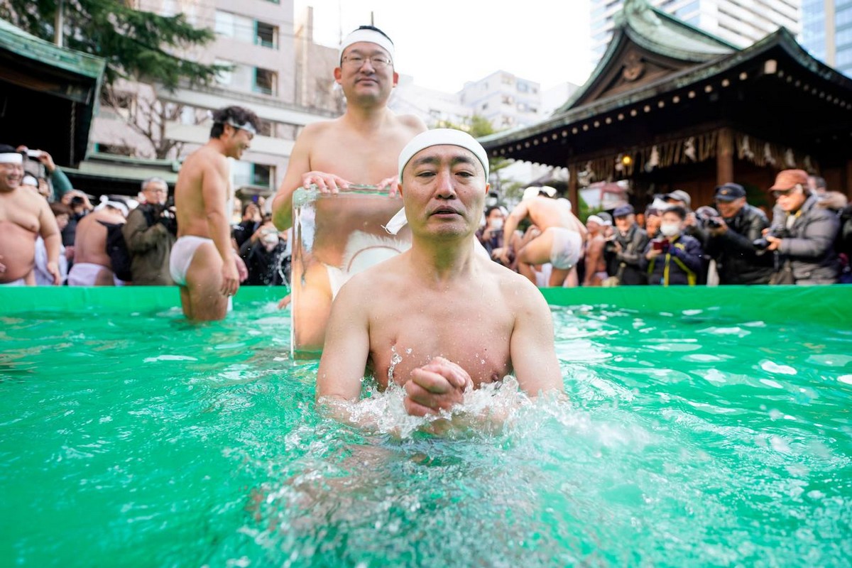 Япония купаться. Купальни в Японии. Японский купания. Купальни японцев традиционные. Совместные купальни в Японии.