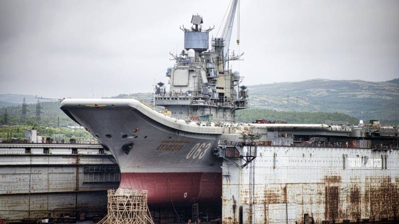 Что ожидает затонувший в Мурманске ПД-50: подъем, забвение или замена? Что ожидает затонувший в Мурманске ПД-50: подъем, забвение или замена? вмф