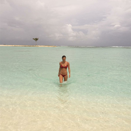 Вера Брежнева, Елена Перминова, Анастасия Решетова, Бар Рафаэли и другие звезды на море экстерьер