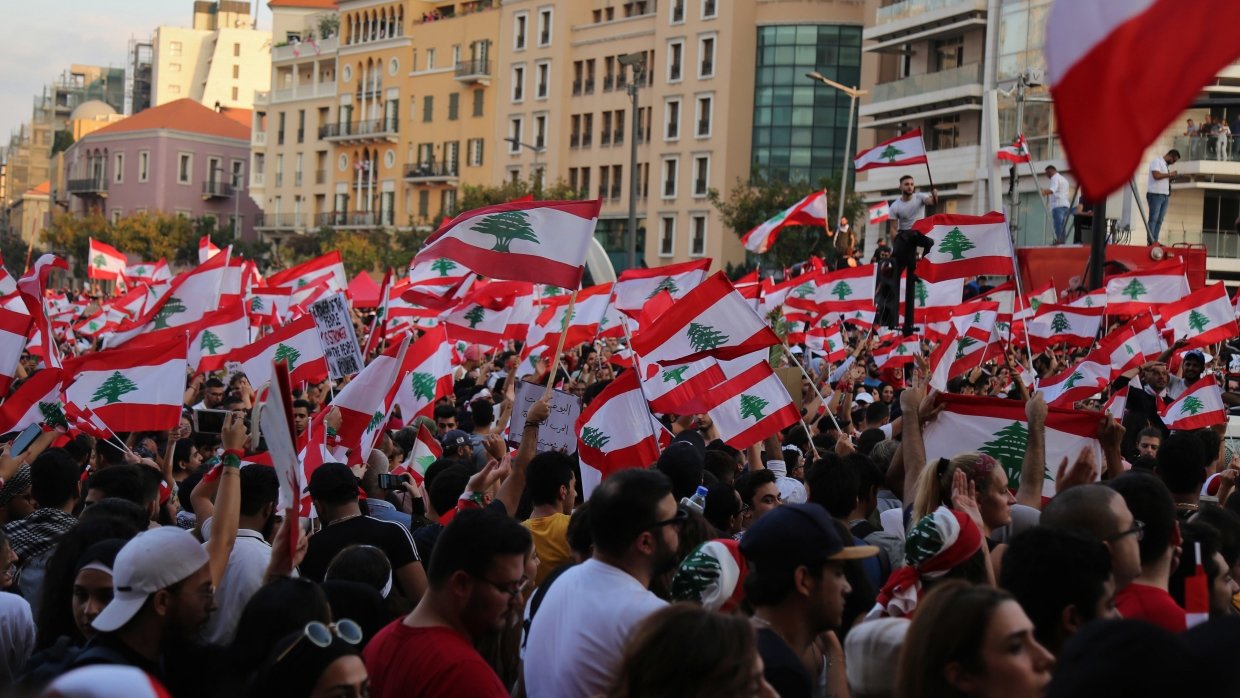 Бейрута россия. Кедровая революция Ливан 2005. Революция Кедров в Ливане. Митинги в Ливане. Ливан жители.