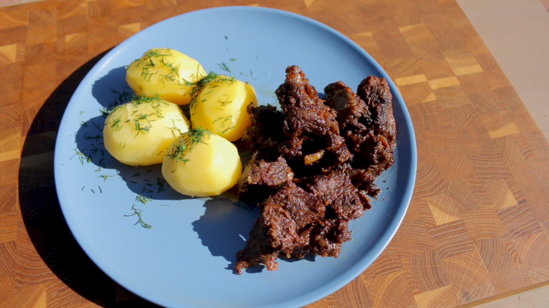 Мясо по кремлевски | Говядина в казане на костре⁠⁠ нарезаем, после, говядины, мелко, тушения, Затем, выкладываем, вливаем, очень, тушиться, оставляем, казане, крышкой, кремлевски, казан, казана, Только, этого, масла, сливочного