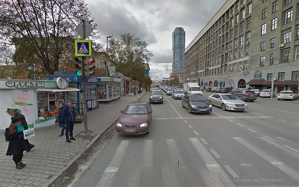 Российский художник с помощью "Фотошопа" превращает серые российские города в мир будущего искусство