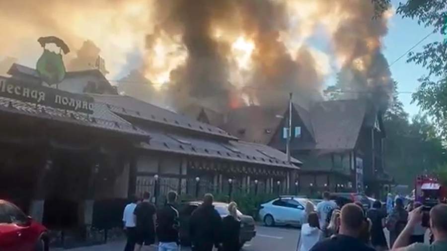 Пожар на 800 кв. м локализовали в ресторанно-гостиничном комплексе Подмосковья