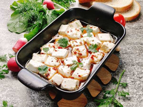 Брынза, запеченная в духовке, рецепт с фото