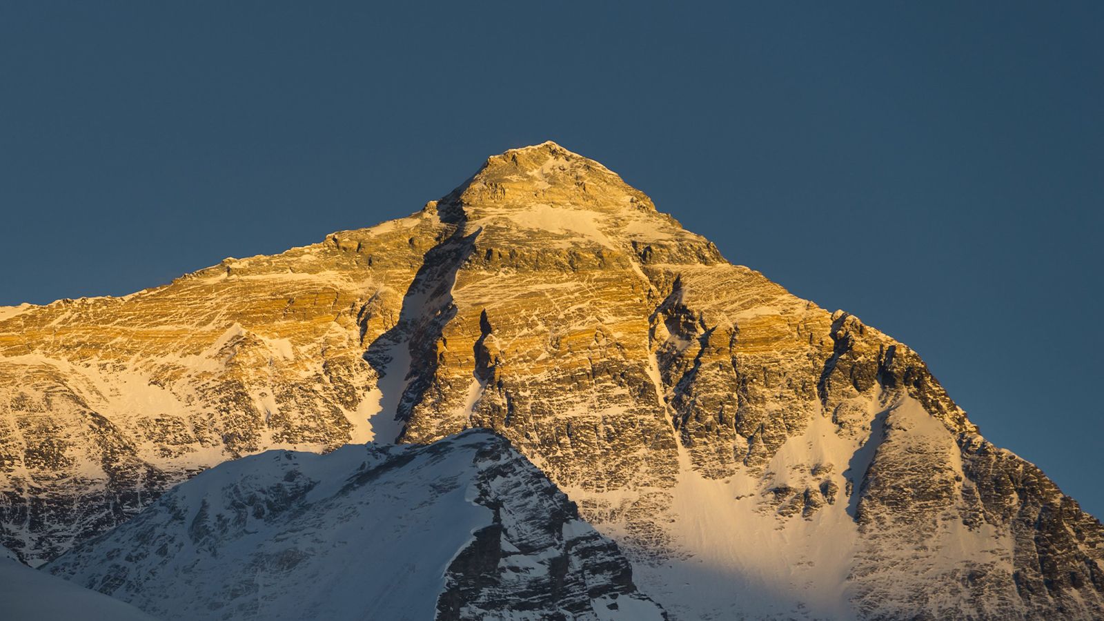 Самая высокая гора в мире Эверест