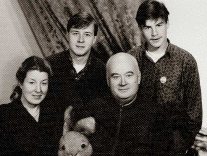 Евгений Моргунов: веселый клоун с грустной улыбкой Евгений Моргунов: веселый клоун с грустной улыбкой Моргунов, Евгений, Варвара, всегда, жизни, очень, женой, после, второй, Евгения, Наташа, фильме, кросс», необычный, Моргунова, Барбос, балерина, помочь, стала, поклонниц