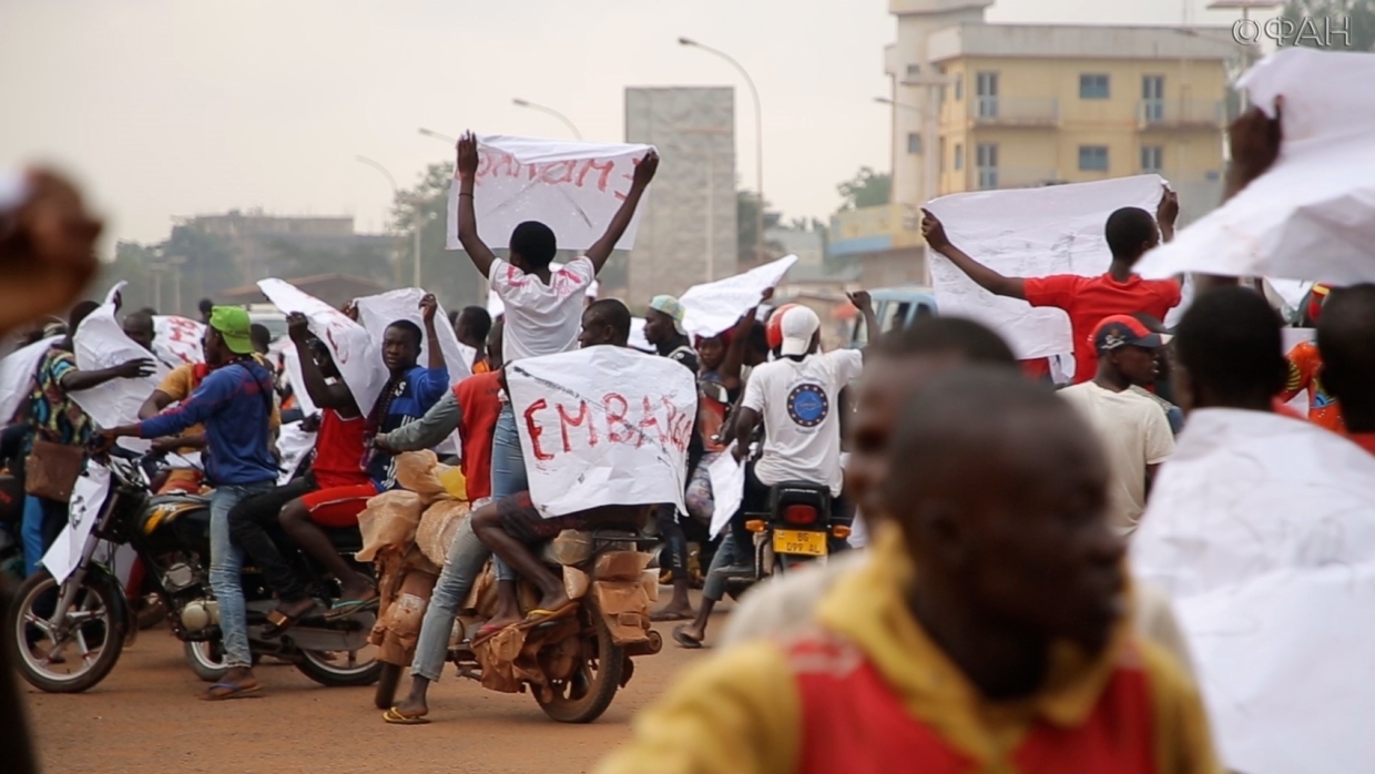Центральноафриканцы вновь вышли на улицы с требованием отменить санкции ООН