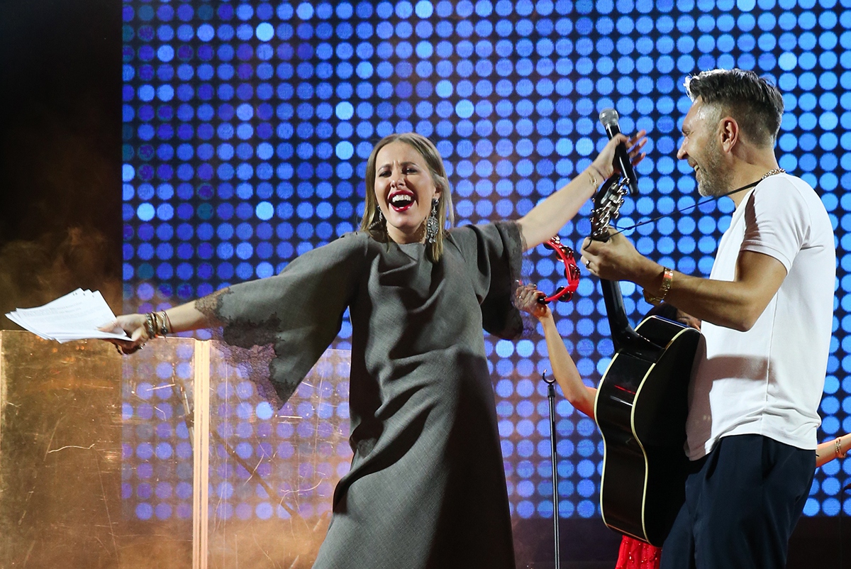 Собчак вызвала Шнурова на «батл» из-за стихов о ее разводе