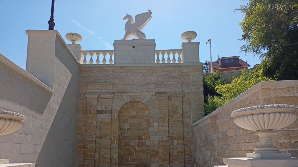 Знаменитую Митридатскую лестницу в Керчи наконец открыли после реконструкции Общество