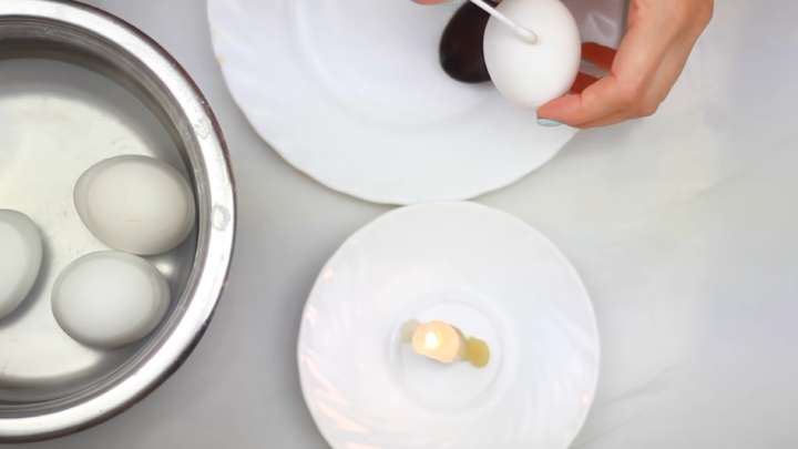 Как легко и просто покрасить пасхальные яйца в горошек кухня,Пасха,приготовление,сделай сам,секреты,советы,яйца_вареные