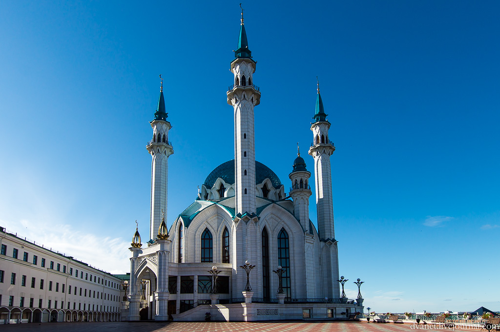 Москва высотка на котельнической набережной. Ленинский проспект с высоты птичьего полета москва. Москва сверху. Городам которые так же не. Лонг айленд сша.