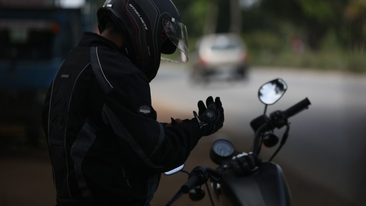 Подросток попал в реанимацию после аварии на отцовском мотоцикле в Петербурге Происшествия