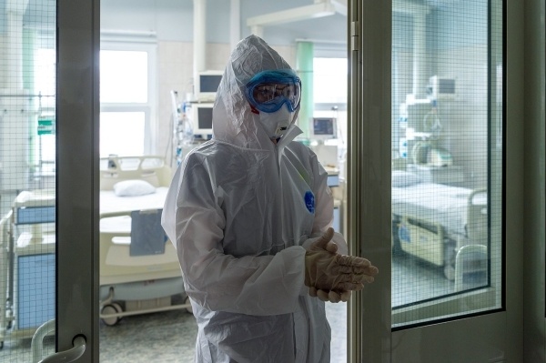 Крупный очаг коронавируса обнаружен в больнице Владивостока