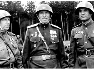 Зачем Сталин вернул погоны в Красную армию