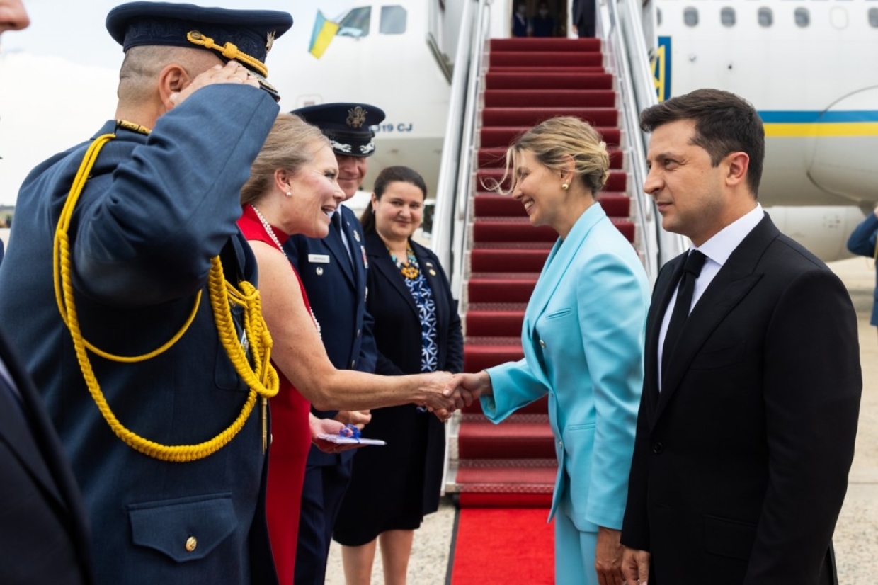 Зеленский встретился с Байденом, а Донбасс посетил председатель парламента Украины