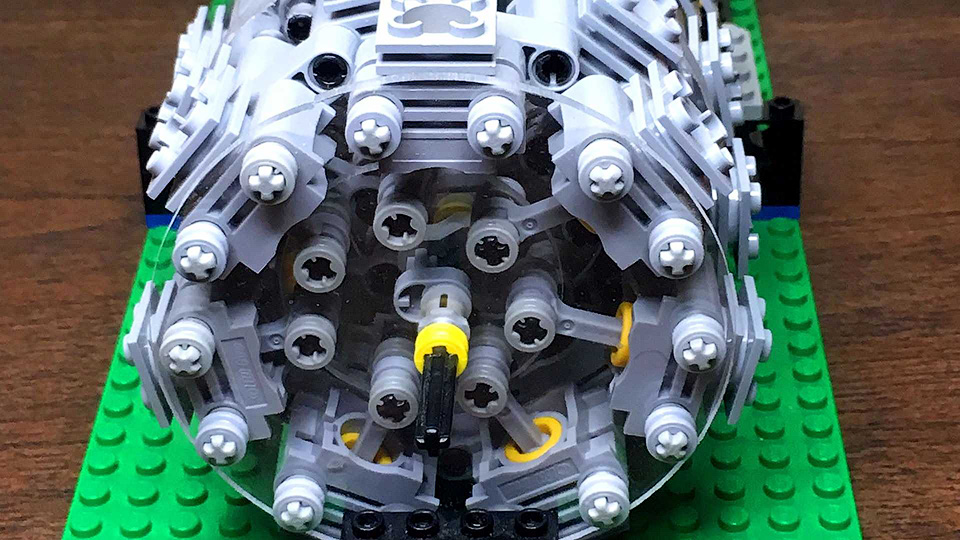 Из Lego собрали работающий 28-цилиндровый радиальный мотор