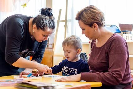 Почему ребенку с РАС важно общаться со сверстниками, и что должны знать нейротипичные дети детей, развития, нарушениями, ребенка, может, аутичного, также, какие, детям, навыки, использовать, развивающихся, показывают, короткие, поведения, типично, обучение, новые, учатся, больше