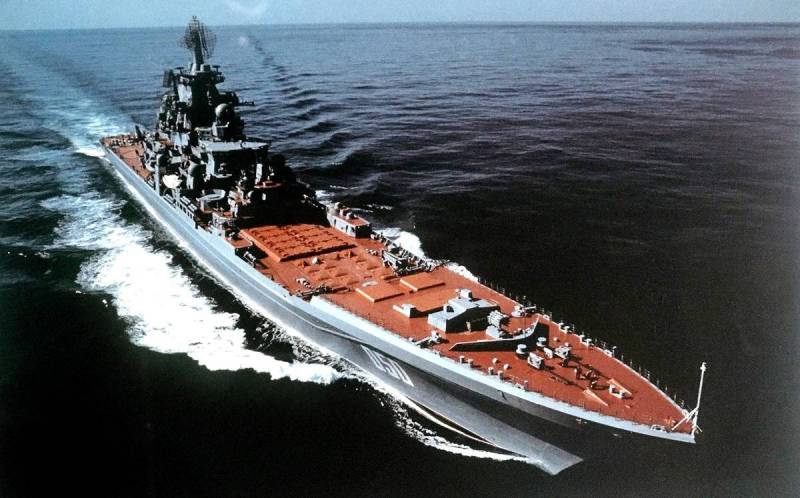 Тяжелый «Орлан» против новомодного «Zumwalt»: американцы сравнили мощь двух кораблей