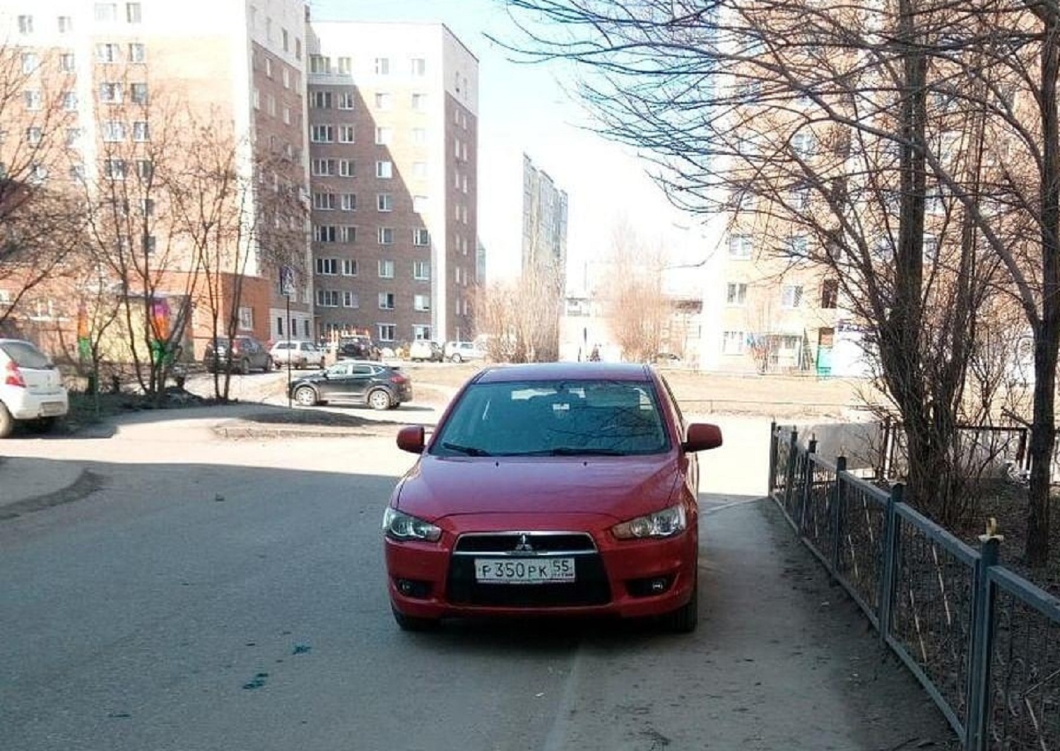 Газель на тротуаре. Автохамы. Автохам Волгоград. М201ув36 автохам. Автохам 31 тонировка Белгород цены.