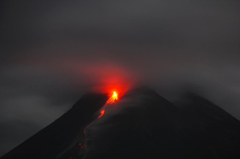 В Индонезии извергается вулкан Мерапи