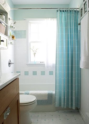 для визуального увеличения пространства ванной используйте в отделке светлые тона