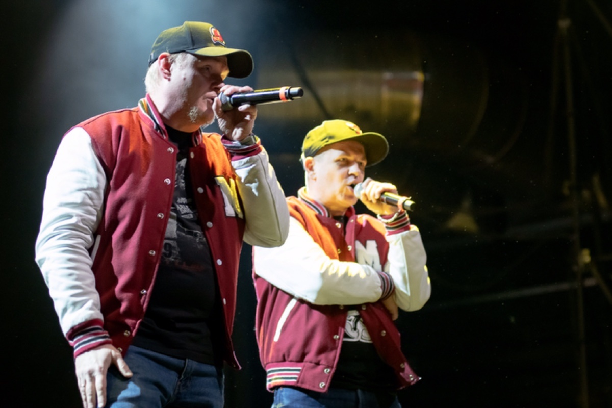 Евгений Стукалин / ТАСС📷Павел Галкин (Мутабор) и Андрей Котов (Дэн) (слева направо) во время концерта «Верните мне мой 1992-й», 2022 год