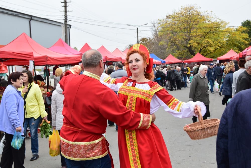 Симферополь население. Ярмарка Симферополь. Ярмарочные мероприятия. Симферополь ярмарка сельхозпродукции. Население Симферополя Крым.