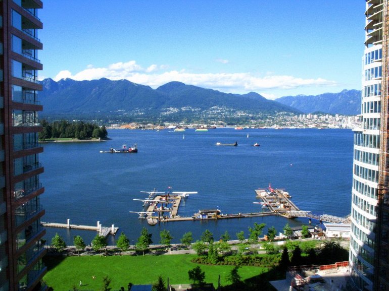 Коал Харбор - угольная гавань Ванкувера район, вдоль, набережной, Стэнли, очень, после, Плейс, город, возле, районом, Канада, новый, завод, Благодаря, парком, является, между, новых, Харбор, Гавань