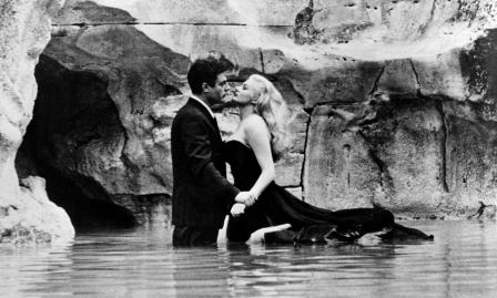 СЛАДКАЯ ЖИЗНЬ / LA DOLCE VITA (1960)