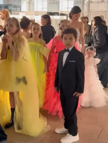 Сыновья миллиардеров Зияда Манасира и Бориса Ротенберга вышли на подиум на Неделе моды в Москве Манасир, РотенбергРоман, Sasha, внучка, также, Дайнеко, Бориса, участие, Андрей, Бондарчук, Москве, вышли, МанасирНапомним, Алексы, Виктории, Фёдора, Светланы, Виктория, дебютировали, марки