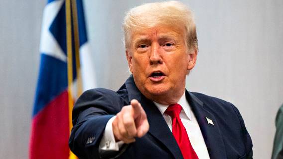 Дональд Трамп подал в суд на генпрокурора штата Нью-Йорк, потребовав прекратить расследование в отношении его компании