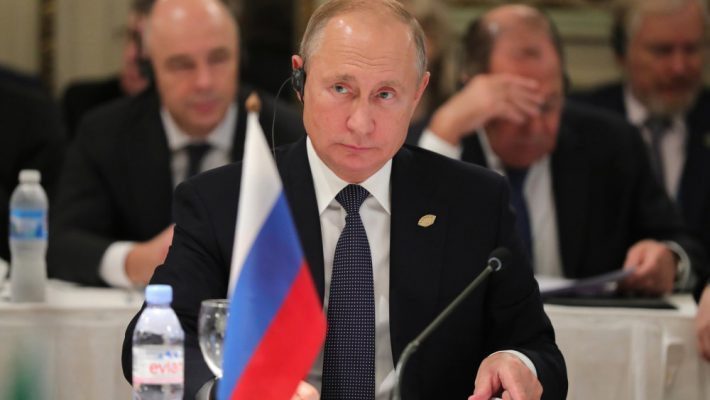 Американский дипломат рассказал, как Путин «извлекает выгоду» из слабостей Запада.