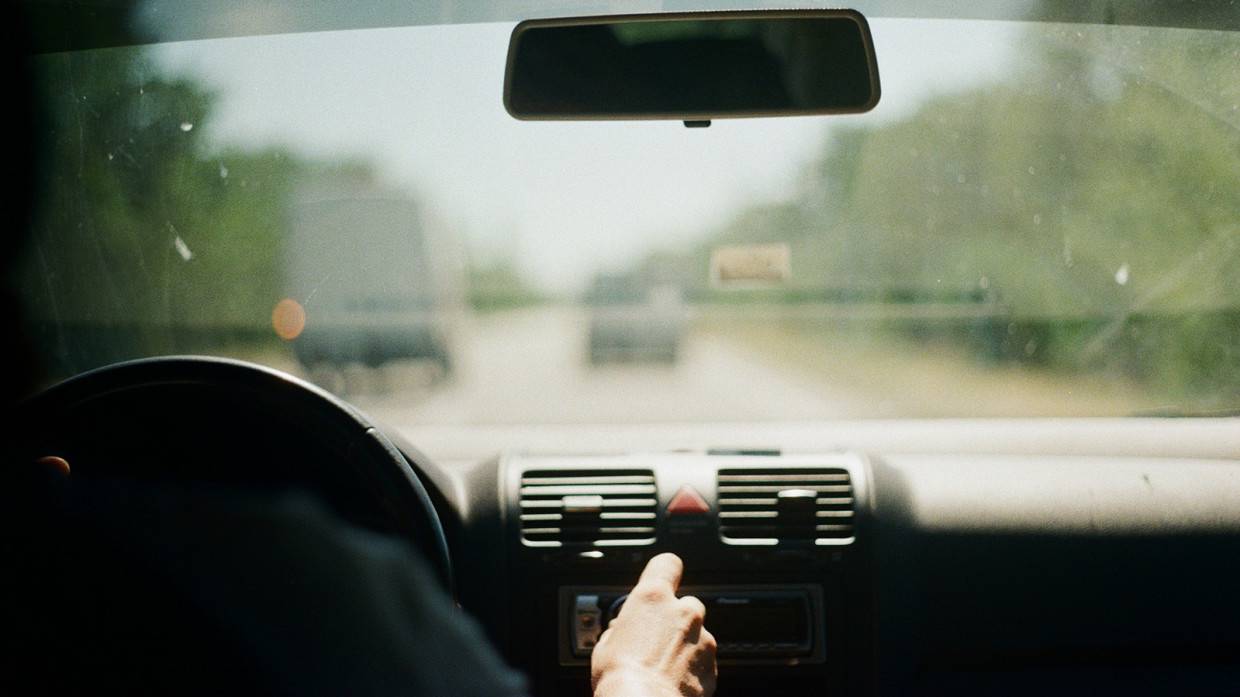 Автомобилисты под Самарой высмеяли скульптуру женщины с «жутким лицом»