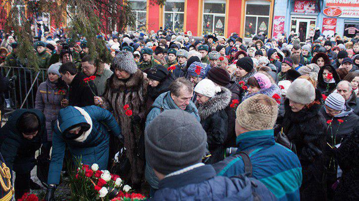 В столице ДНР почтили память жертв украинского обстрела