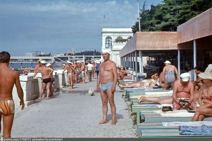 10 фото из Сочи, которые показывают, как отдыхали в Советском Союзе