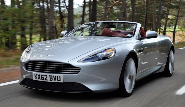 2004 Aston Martin DB9 может разгоняться до 306 км в час/ Фото: autoexpress.co.uk 2004 Aston Martin DB9 может разгоняться до 306 км в час/ Фото: autoexpress.co.uk