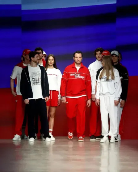 Сыновья миллиардеров Зияда Манасира и Бориса Ротенберга вышли на подиум на Неделе моды в Москве Манасир, РотенбергРоман, Sasha, внучка, также, Дайнеко, Бориса, участие, Андрей, Бондарчук, Москве, вышли, МанасирНапомним, Алексы, Виктории, Фёдора, Светланы, Виктория, дебютировали, марки