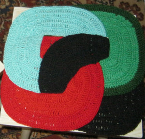 оригинальные вязаные коврики