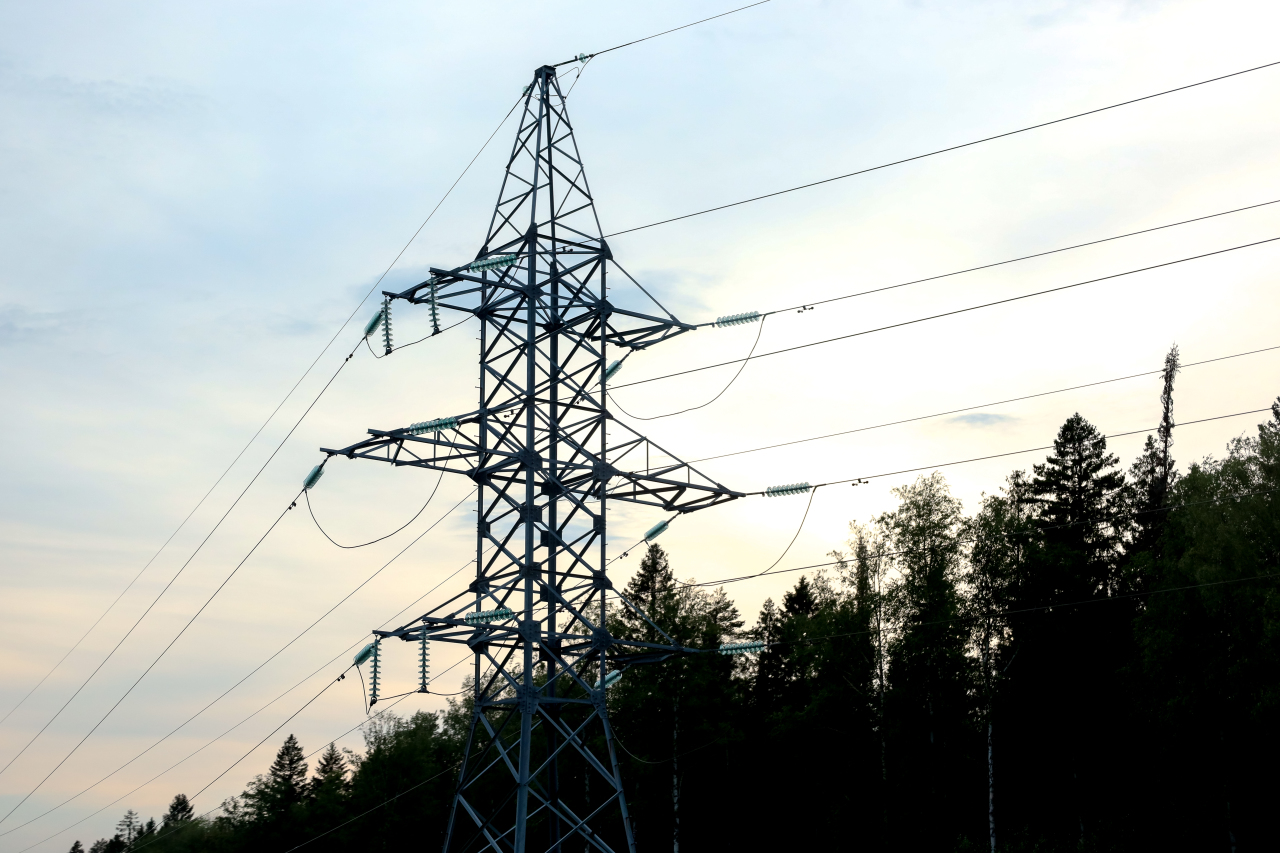 Непогода в Свердловской области обернулась крупной аварией на электросетях