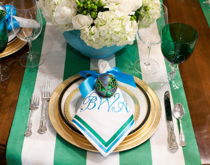 15 ярких идей декора новогоднего стола, чтобы впечатлить гостей и создать праздничное настроение 15 ярких идей декора новогоднего стола, чтобы впечатлить гостей и создать праздничное настроение