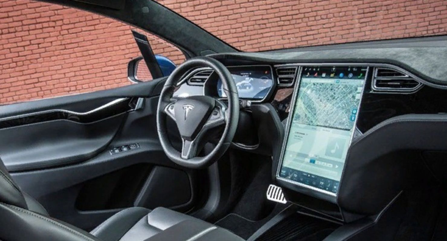 Электрокары Tesla научат звонить в экстренном случае Автомобили