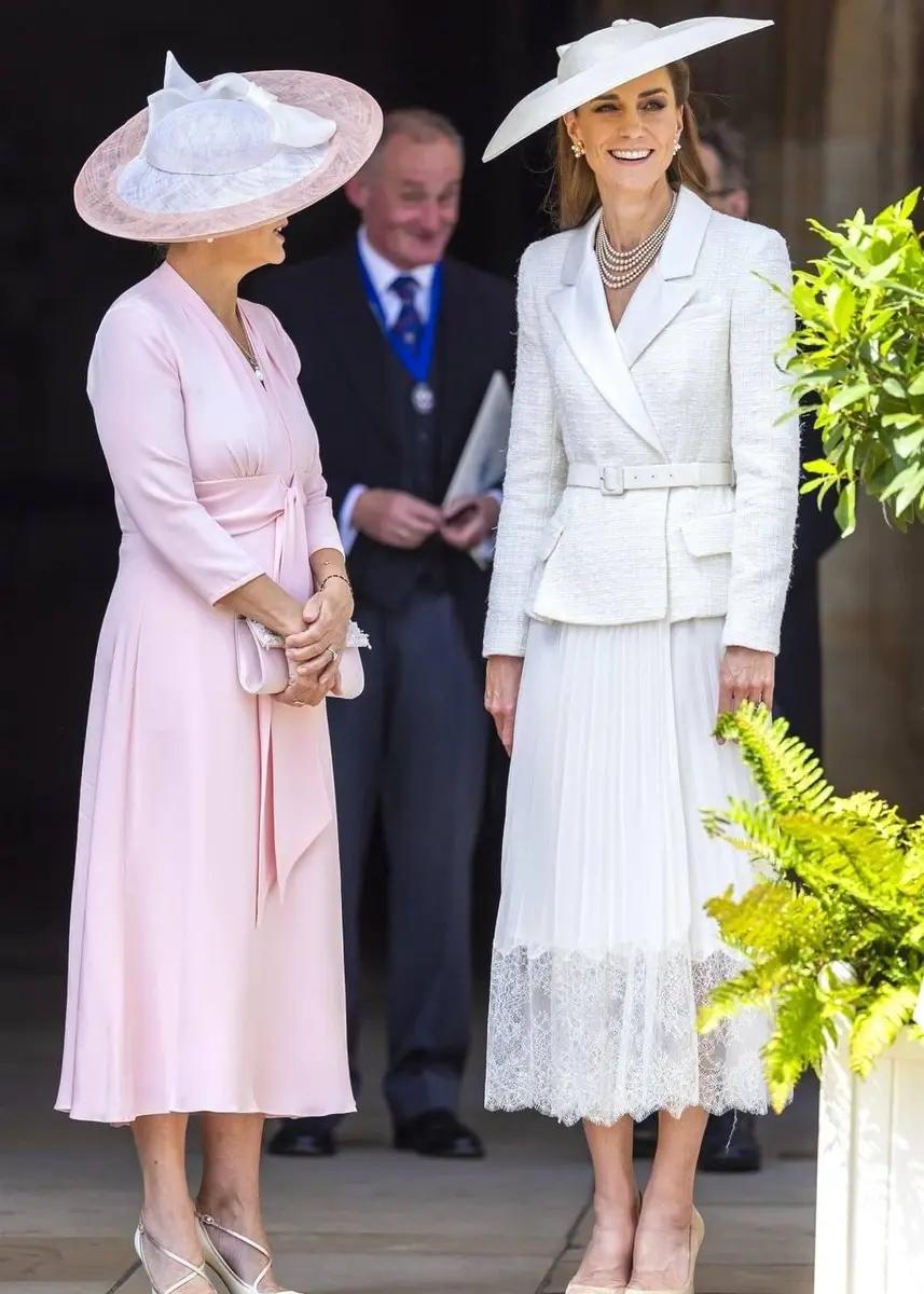 Из принцессы в королеву: лучшие выходы Кейт Миддлтон в 2025 году принцесса, образ, Уэльская, также, платье, честь, надела, принцессе, принц, ордена, принцессы, выбрала, серьги, дополнила, Миддлтон, шляпка, оттенка, время, Уильям, Rossi