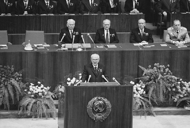 Как в СССР боролись за трудовую дисциплину Как в СССР боролись за трудовую дисциплину